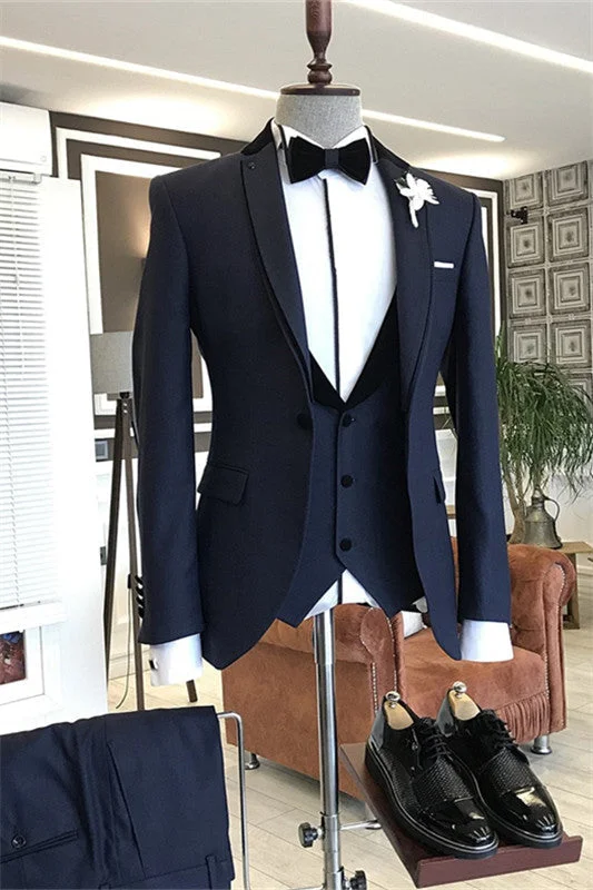 Glamorous Navy Blue Notched Lapel Business Suits Three Pieces Tuxedos